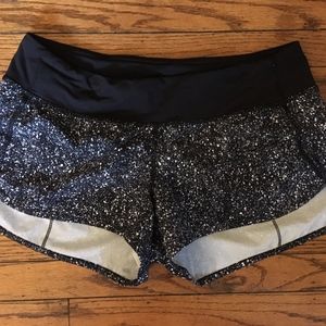 Lululemon 2.5" Speed Up Short Size 8